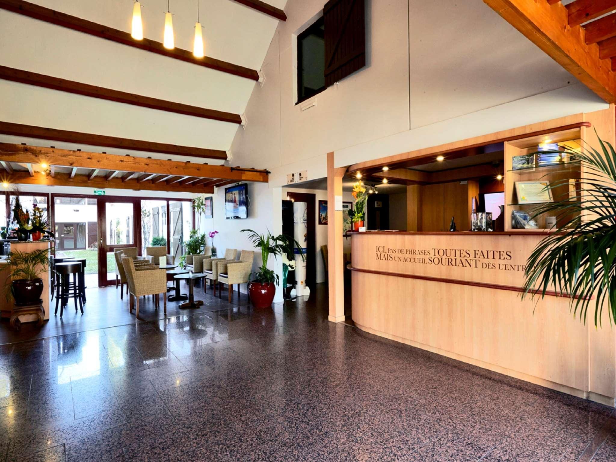 Kyriad Hotel Meaux Exterior photo